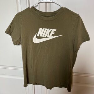Green and cream Nike t-shirt